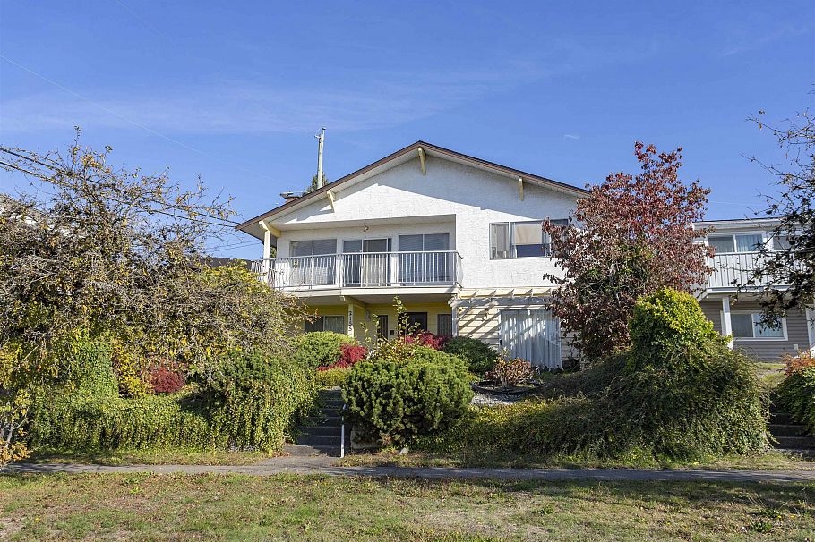 2155 Burquitlam Drive Vancouver, BC - 3