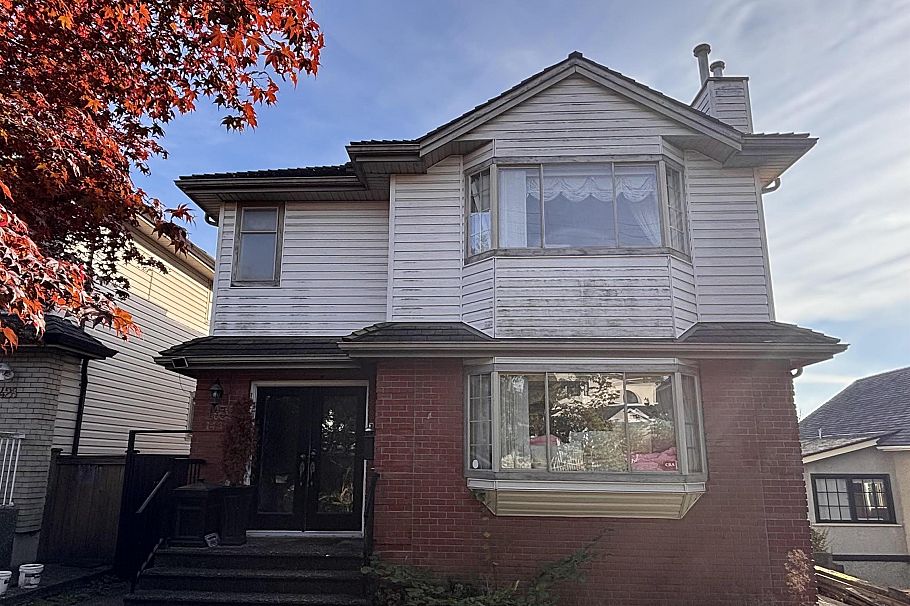 1438 W 64th Avenue Vancouver, BC - 1