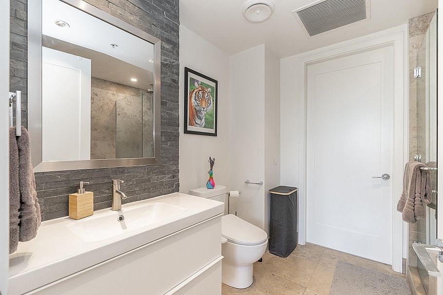 203 181 W 1st Avenue Vancouver, BC - 19