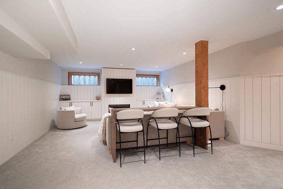 4592 Cove Cliff Road North Vancouver, BC - 25