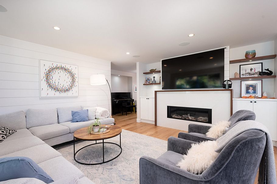 4592 Cove Cliff Road North Vancouver, BC - 10