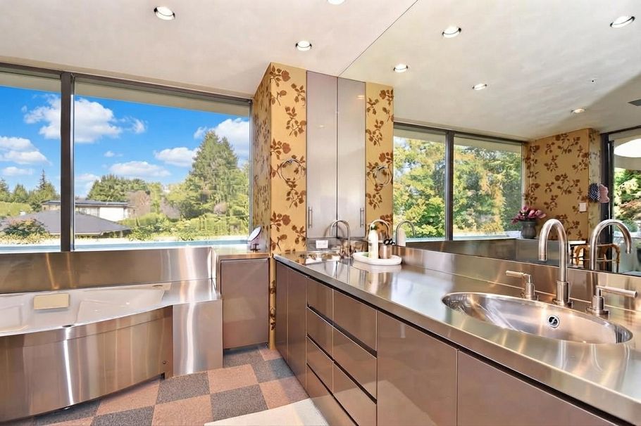 1919 W 57th Avenue Vancouver, BC - 18
