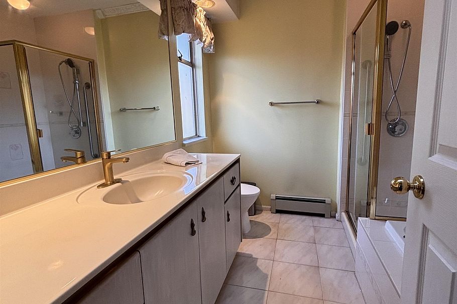 1438 W 64th Avenue Vancouver, BC - 15