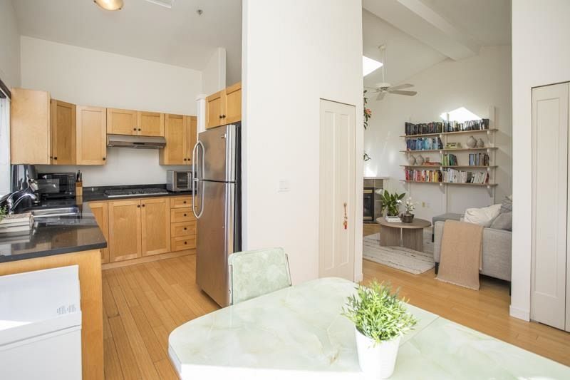401 510 Chesterfield Avenue North Vancouver, BC - 11
