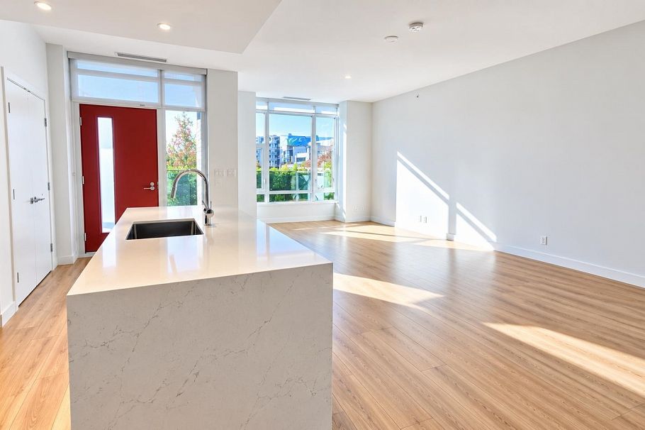 113 1500 Fern Street North Vancouver, BC - 9