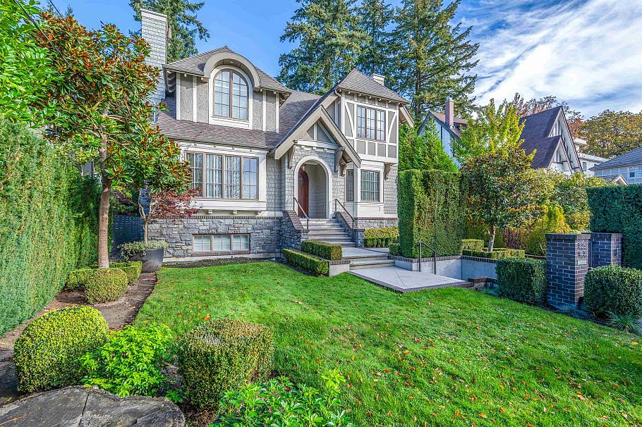 3357 W 35th Avenue Vancouver, BC - 2