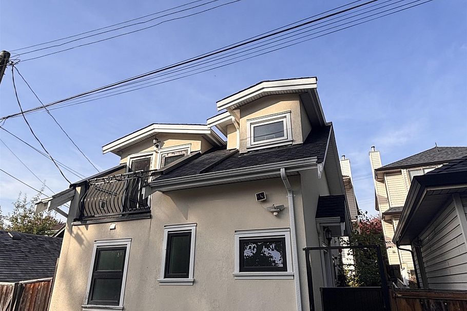 1438 W 64th Avenue Vancouver, BC - 4