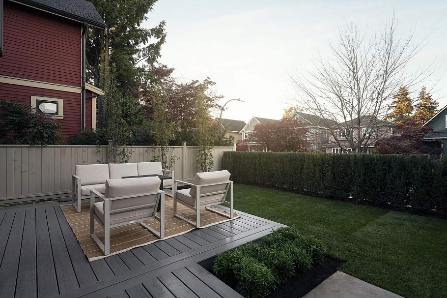 1 882 E 13 Avenue Vancouver, BC - 2
