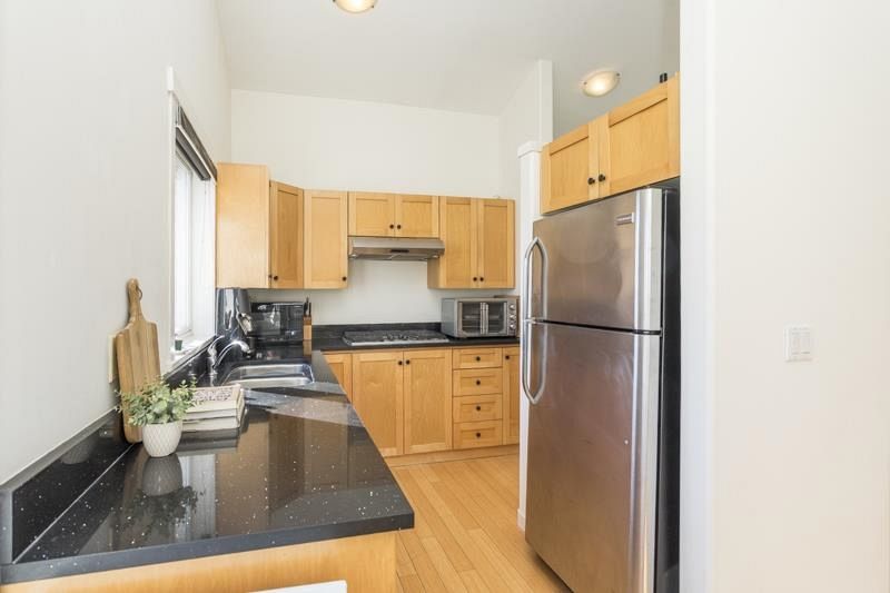 401 510 Chesterfield Avenue North Vancouver, BC - 8