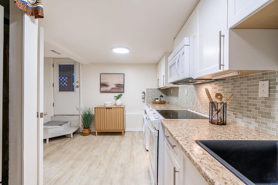 3754 Inverness Street Vancouver, BC - 32
