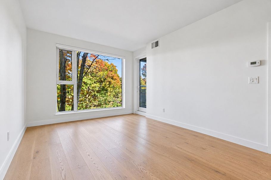 310 1515 Atlas Lane Vancouver, BC - 2