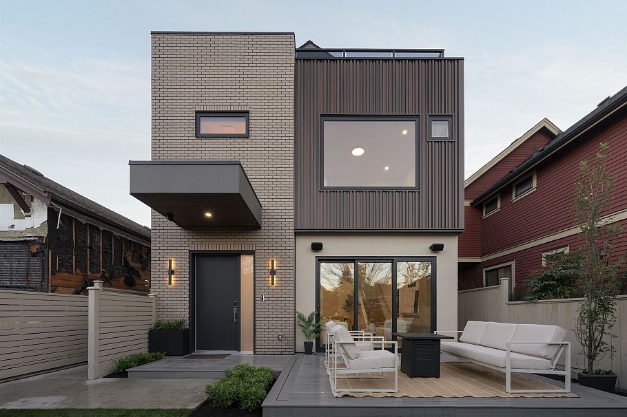1 882 E 13 Avenue Vancouver, BC - 1