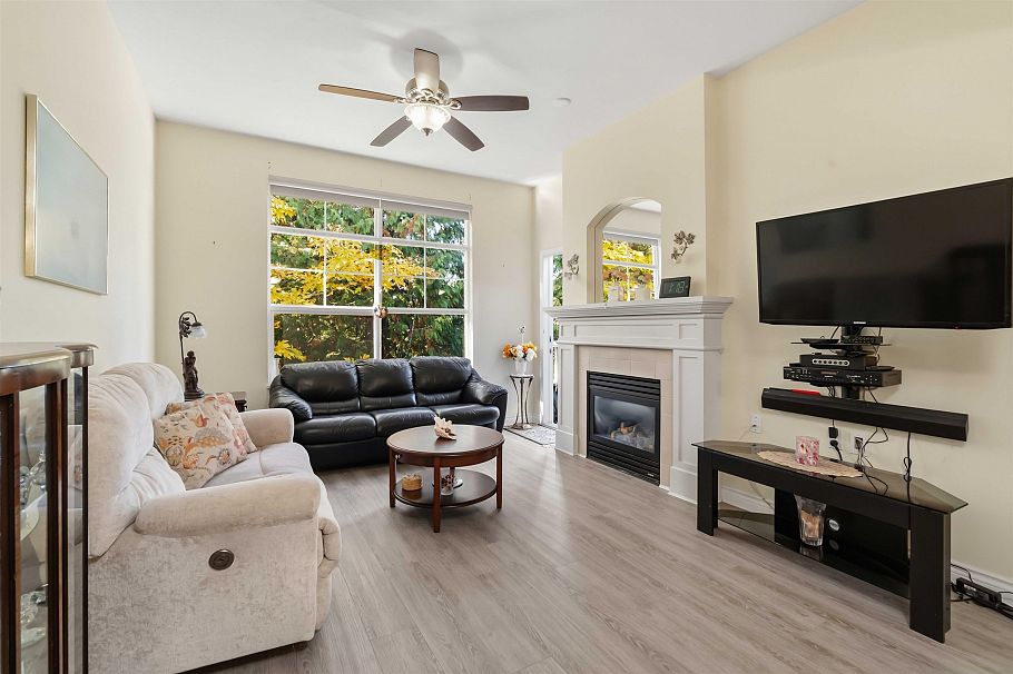 411 960 Lynn Valley Road North Vancouver, BC - 12