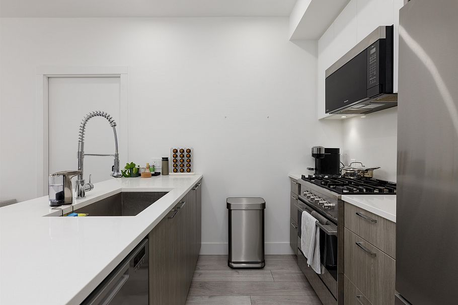 204 979 E 19th Avenue Vancouver, BC - 7
