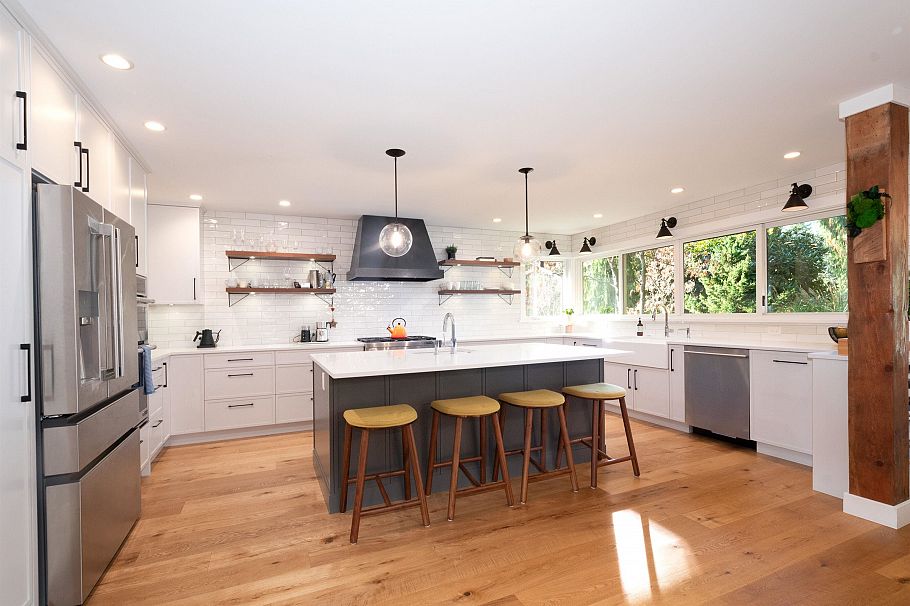 4592 Cove Cliff Road North Vancouver, BC - 3