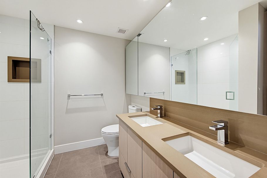 310 3588 Samwill Crescent Vancouver, BC - 16