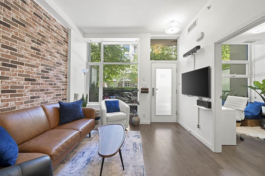 70 W 1st Avenue Vancouver, BC - 1