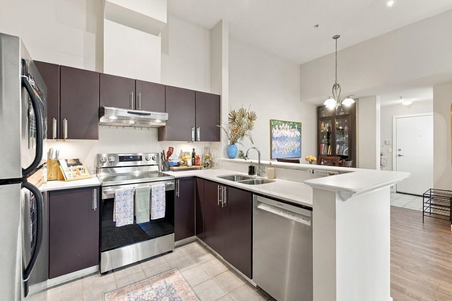 401 137 E 1st Street North Vancouver, BC - 9