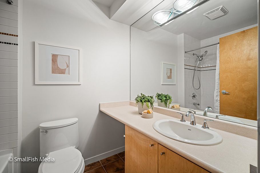 322 638 W 7th Avenue Vancouver, BC - 22