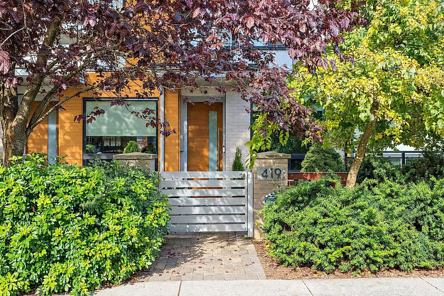 419 E 6th Avenue Vancouver, BC - 1