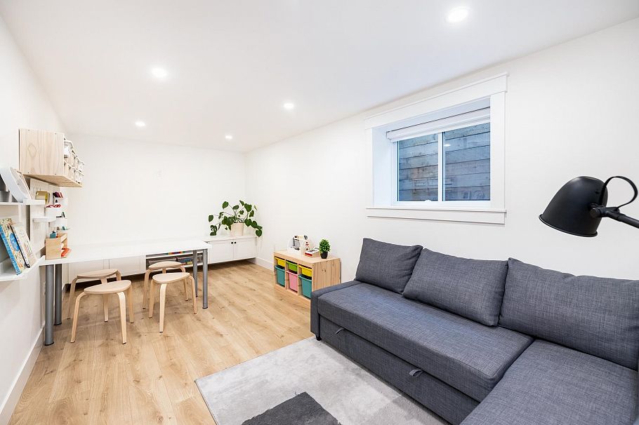 1750 Dempsey Road North Vancouver, BC - 32
