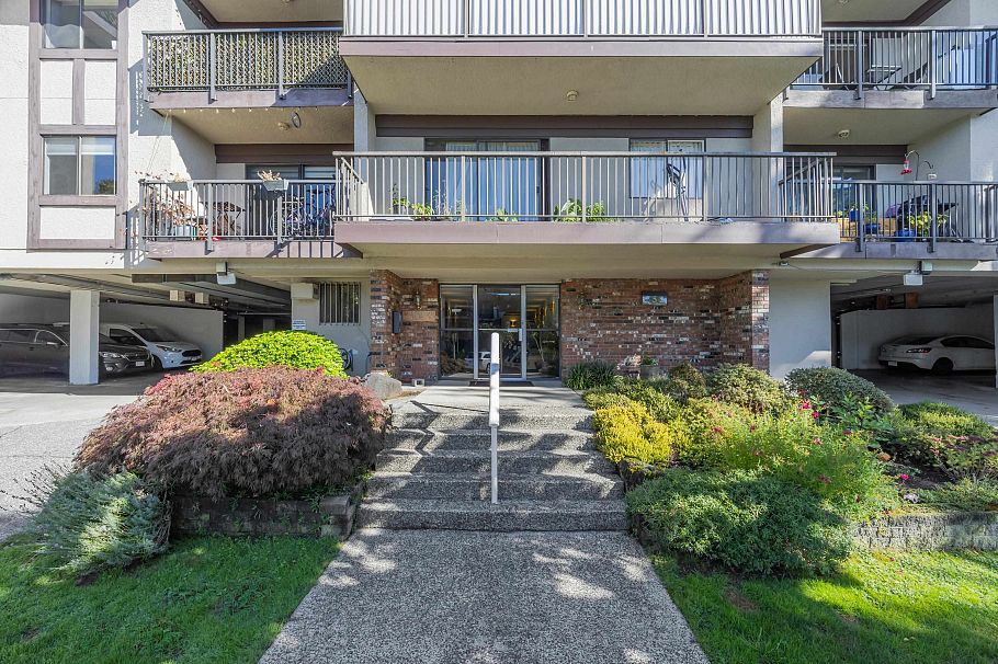 205 252 W 2nd Street North Vancouver, BC - 27