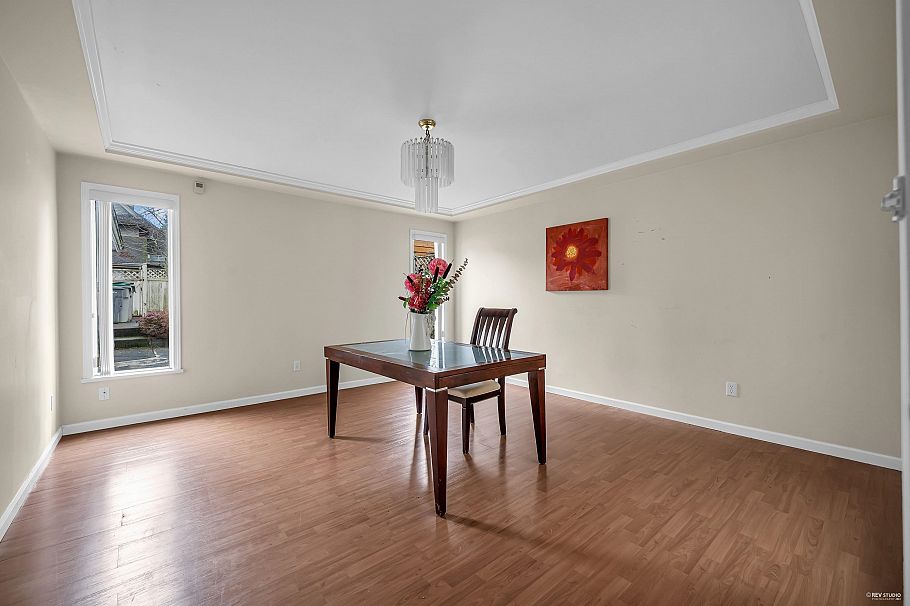 1945 W 44th Avenue Vancouver, BC - 9