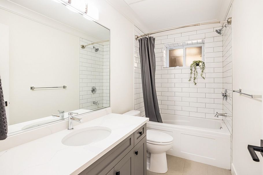1750 Dempsey Road North Vancouver, BC - 26