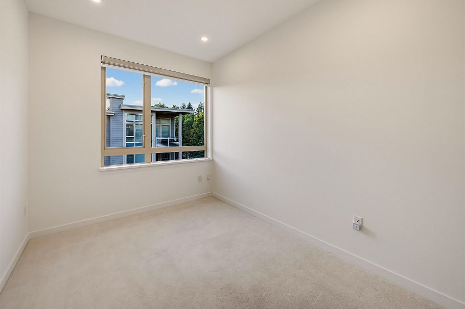 411 119 W 22nd Street North Vancouver, BC - 27
