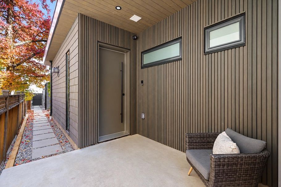 2 3657 W 11th Avenue Vancouver, BC - 1