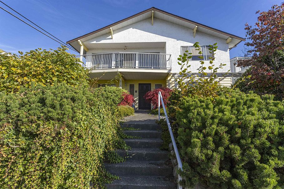 2155 Burquitlam Drive Vancouver, BC - 4