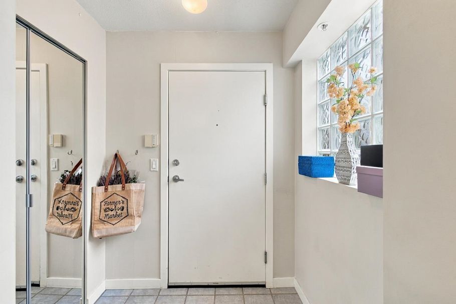 401 137 E 1st Street North Vancouver, BC - 20