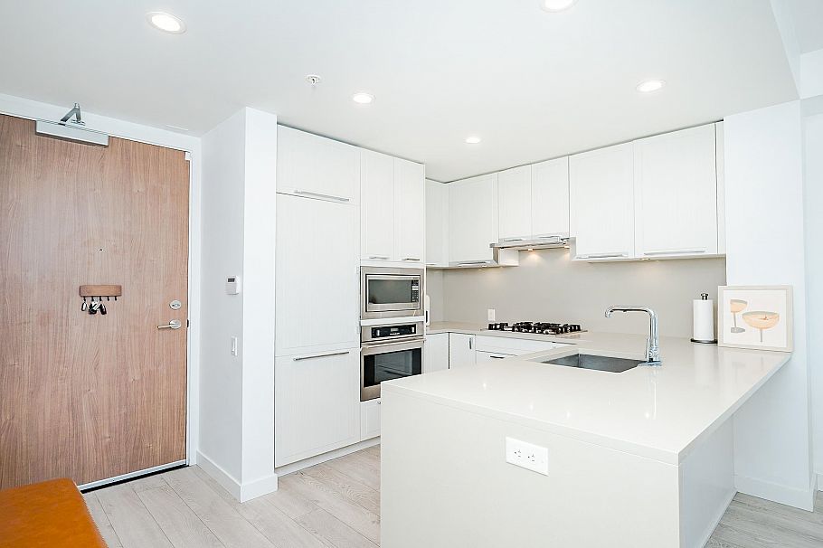 602 6677 Cambie Street Vancouver, BC - 15