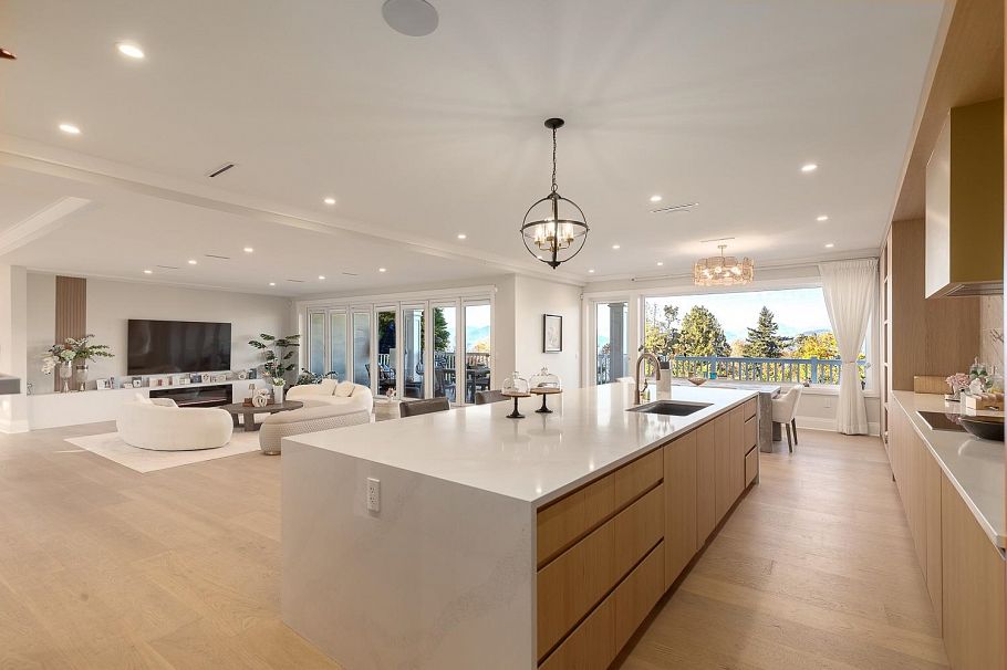 5747 Newton Wynd Vancouver, BC - 5