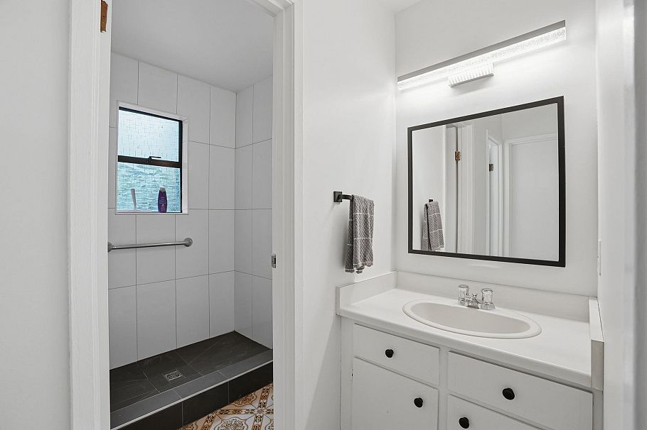 909 Seymour Boulevard North Vancouver, BC - 21