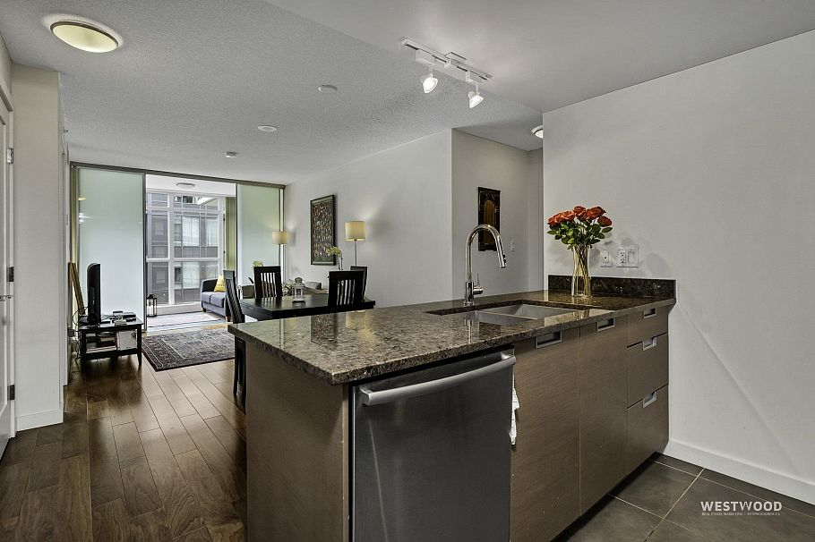 661 2080 W Broadway Vancouver, BC - 10
