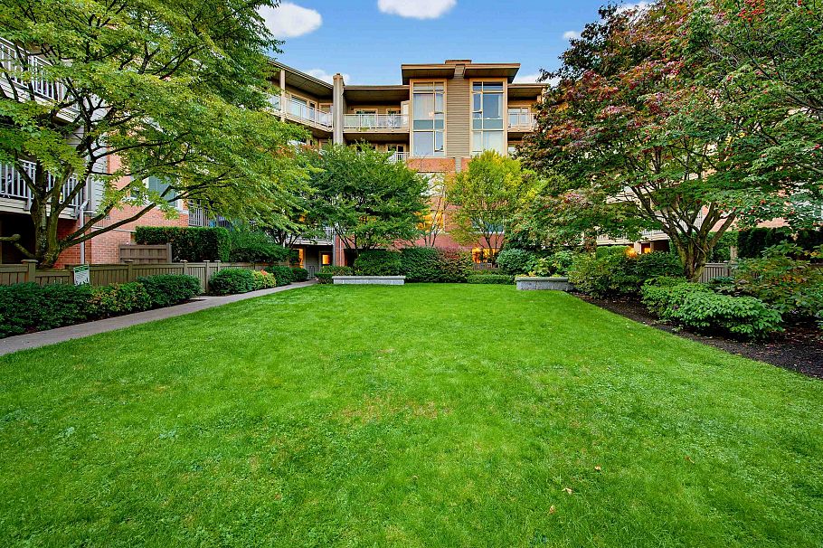 411 119 W 22nd Street North Vancouver, BC - 38