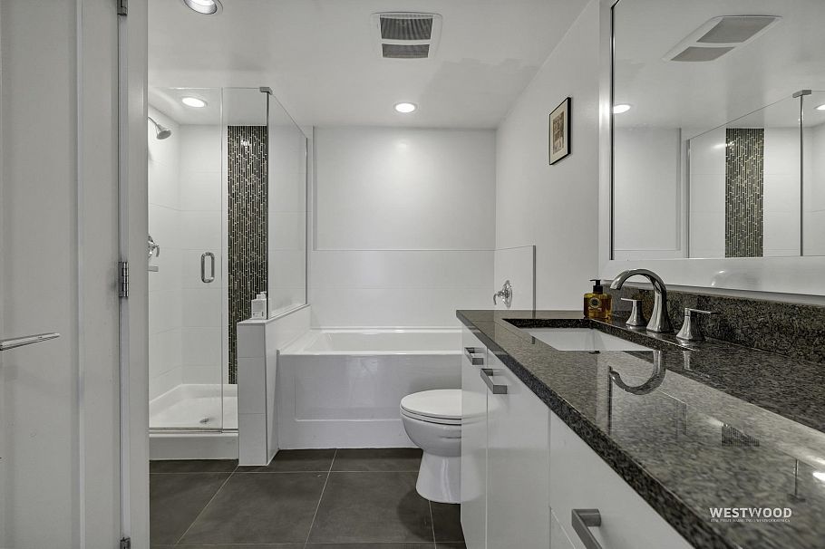 661 2080 W Broadway Vancouver, BC - 15