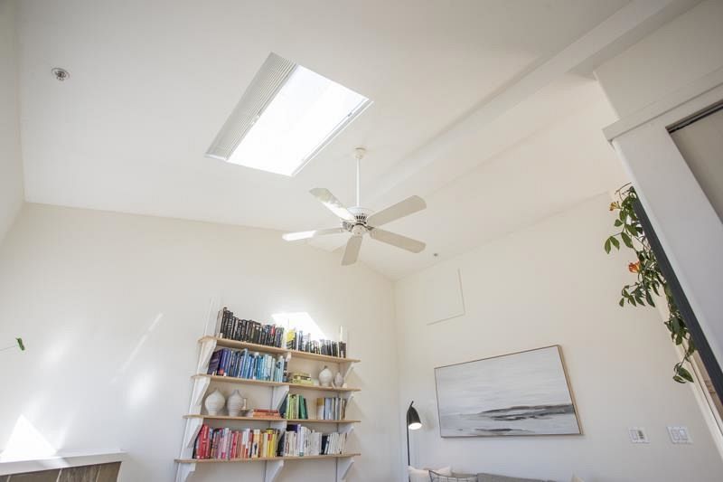401 510 Chesterfield Avenue North Vancouver, BC - 4
