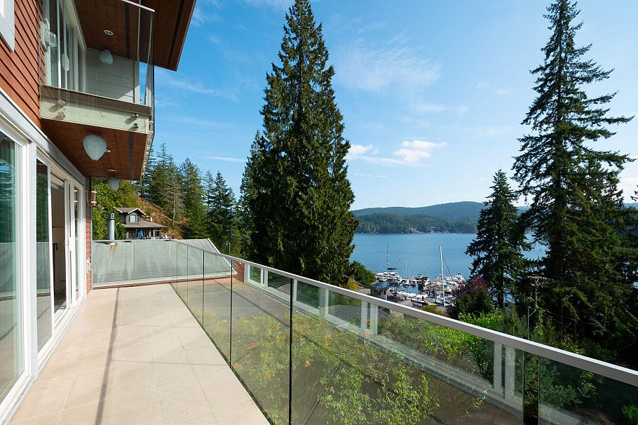 2867 Panorama Drive North Vancouver, BC - 3