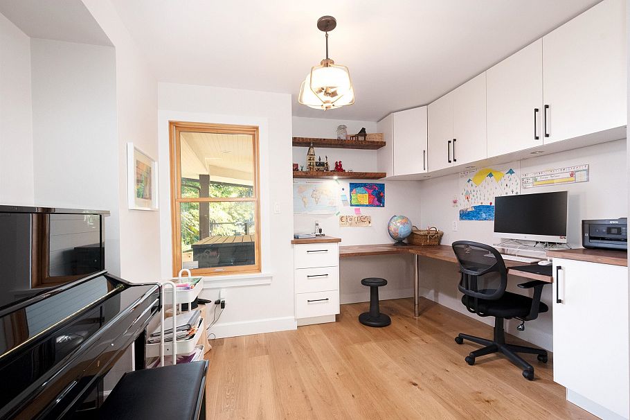 4592 Cove Cliff Road North Vancouver, BC - 15