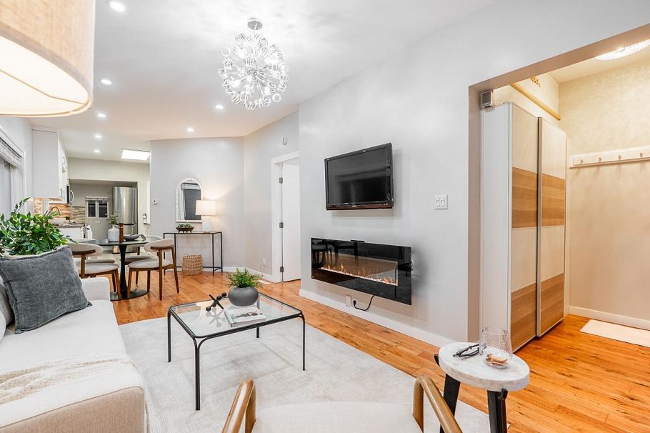 3754 Inverness Street Vancouver, BC - 5