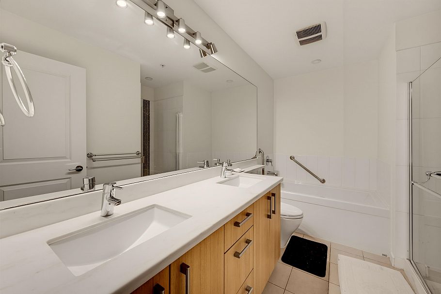 411 119 W 22nd Street North Vancouver, BC - 31