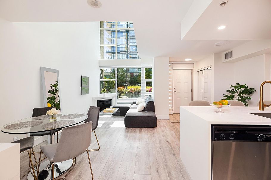 TH8 168 E Esplanade Avenue North Vancouver, BC - 13