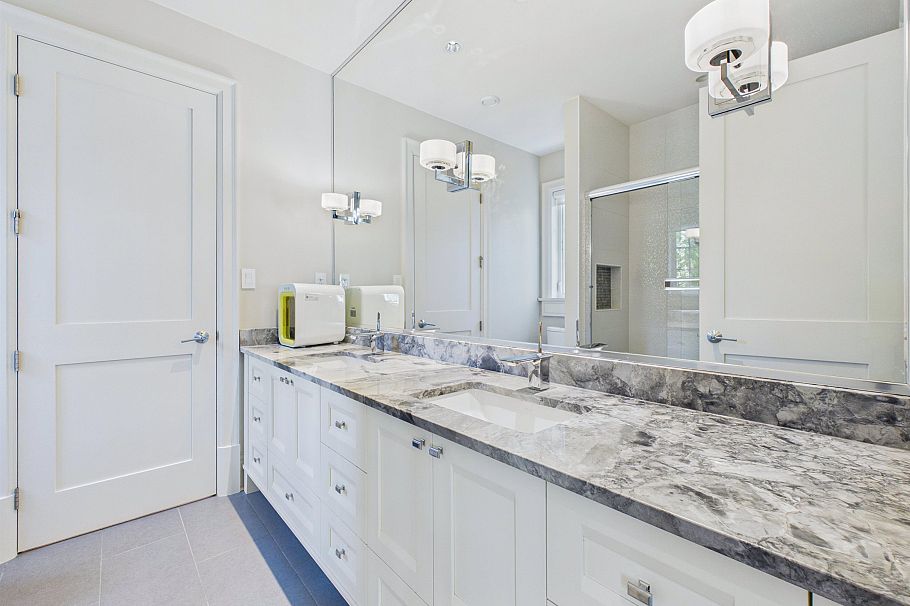 3357 W 35th Avenue Vancouver, BC - 21