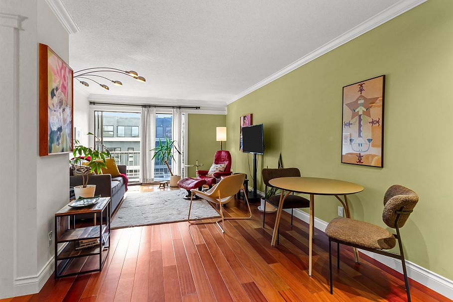 308 2040 Cornwall Avenue Vancouver, BC - 2
