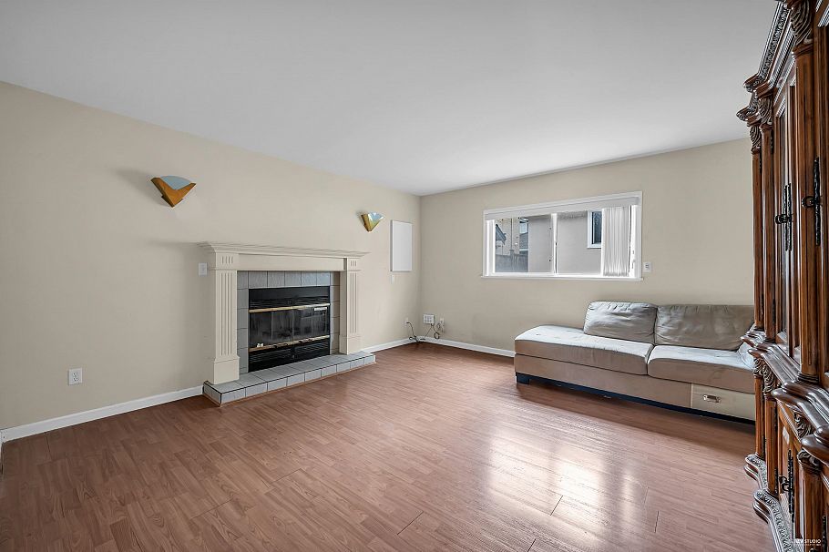 1945 W 44th Avenue Vancouver, BC - 11