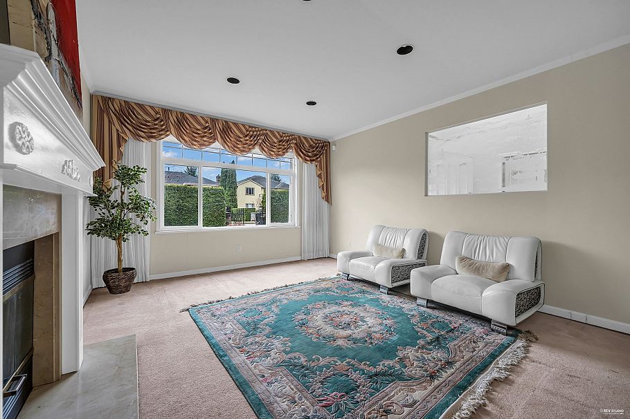 1945 W 44th Avenue Vancouver, BC - 4