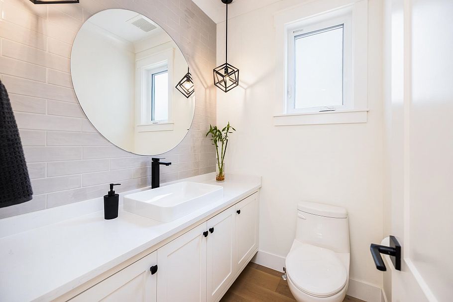 1750 Dempsey Road North Vancouver, BC - 17