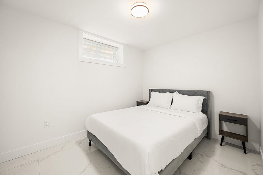 1371 E 63rd Avenue Vancouver, BC - 31